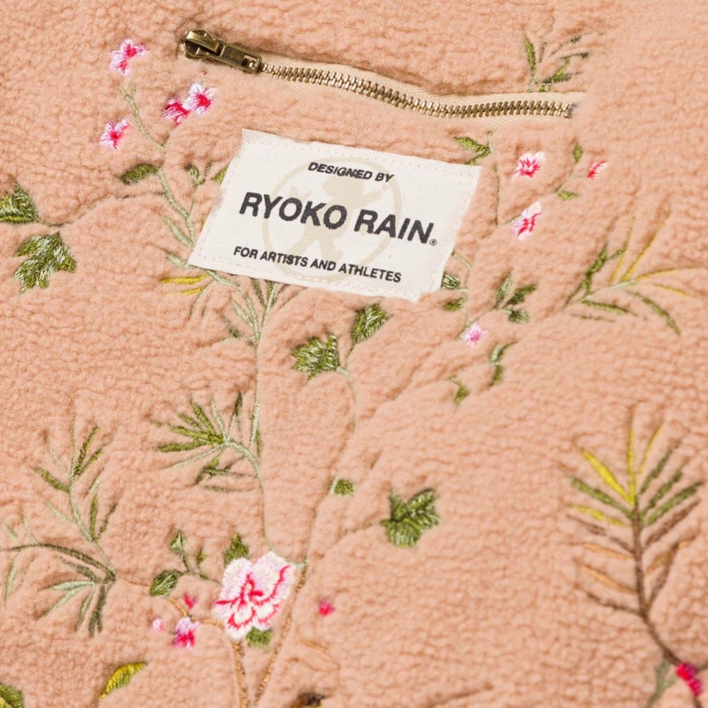 Ryoko Rain Men’s Camel Floral Embroidered Half-Zip Fleece - Picture 4 of 16